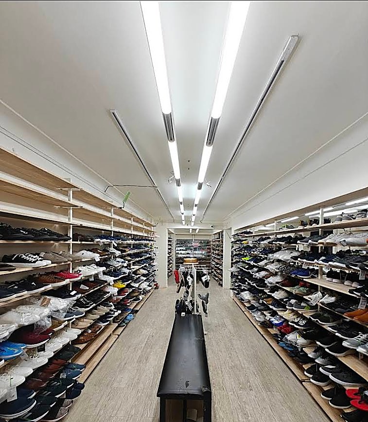 Footwear Collection in Vasai West